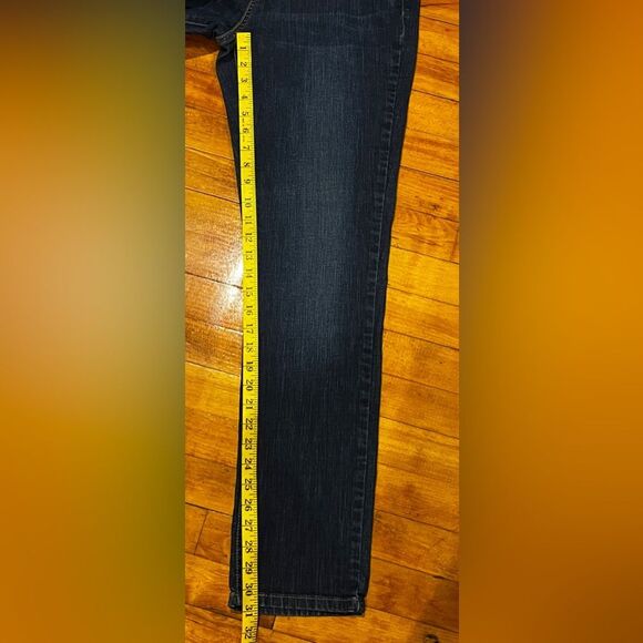 Levi's The Original Jeans Perfectly Slimming 512 Jeans Dark Blue Wash Size 10 - Picture 4 of 8